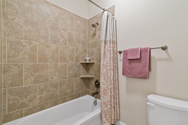 5307 Savannah Bend Drive, Rosharon, TX 77583