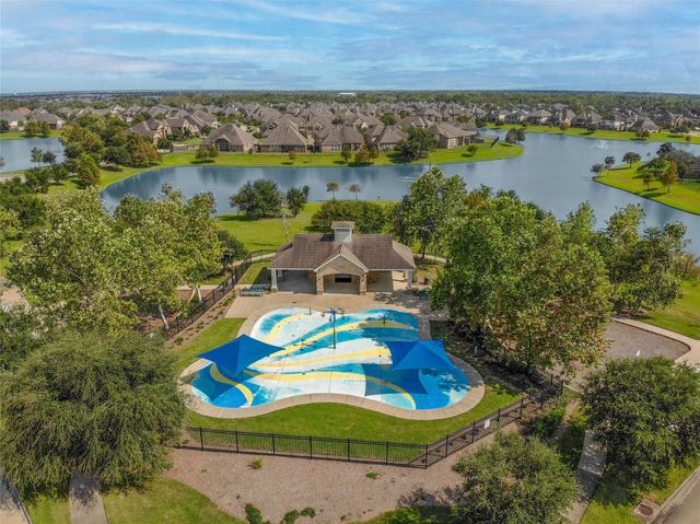 5307 Savannah Bend Drive, Rosharon, TX 77583