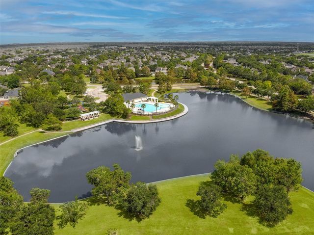 5307 Savannah Bend Drive, Rosharon, TX 77583