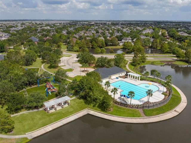 5307 Savannah Bend Drive, Rosharon, TX 77583