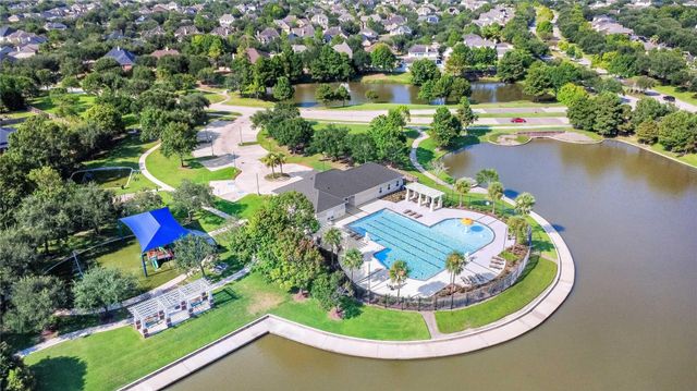 5307 Savannah Bend Drive, Rosharon, TX 77583