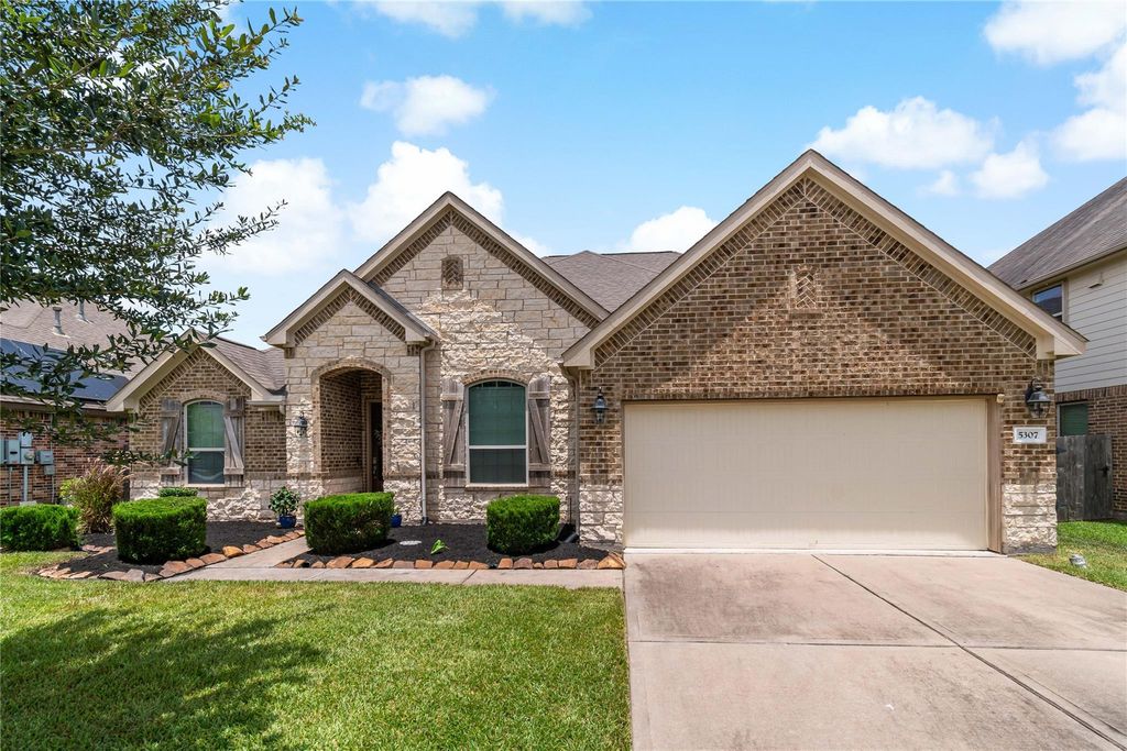 5307 Savannah Bend Drive, Rosharon, TX 77583