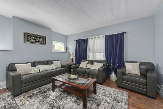 1631 Cohassett Avenue, Lakewood, OH 44107