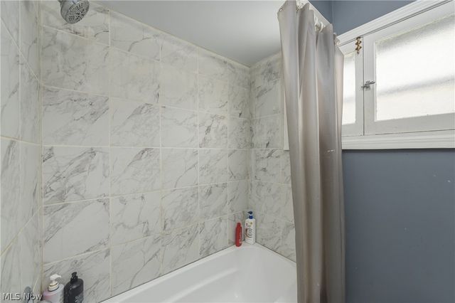1631 Cohassett Avenue, Lakewood, OH 44107