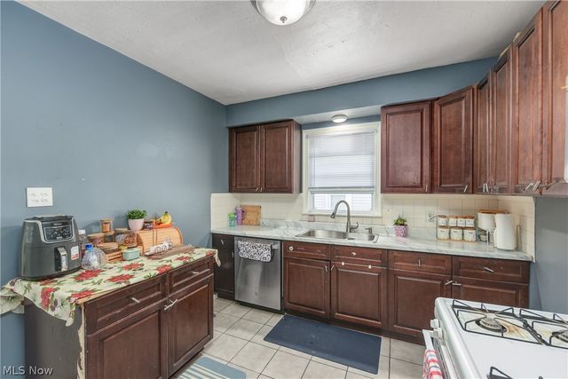 1631 Cohassett Avenue, Lakewood, OH 44107