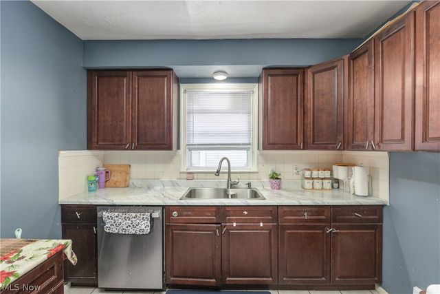1631 Cohassett Avenue, Lakewood, OH 44107