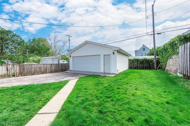 1631 Cohassett Avenue, Lakewood, OH 44107
