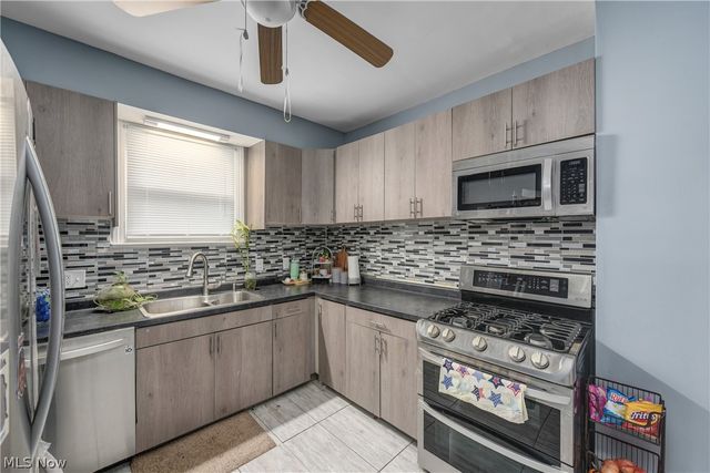 1631 Cohassett Avenue, Lakewood, OH 44107