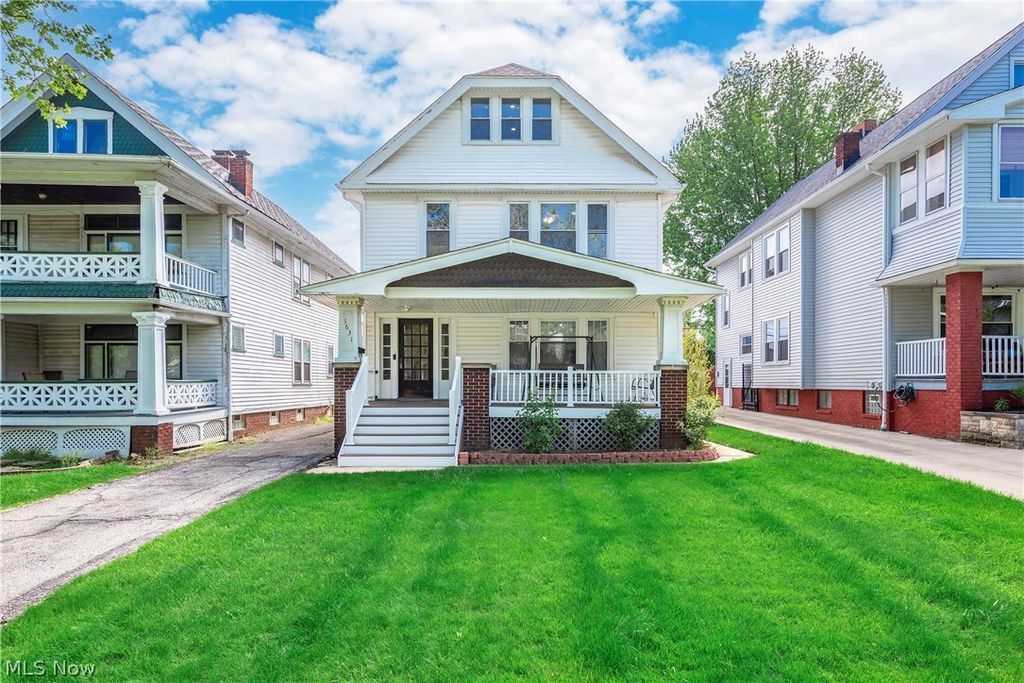 1631 Cohassett Avenue, Lakewood, OH 44107