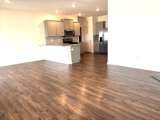 5150 SHELLBACK DR, Millington, TN 38053