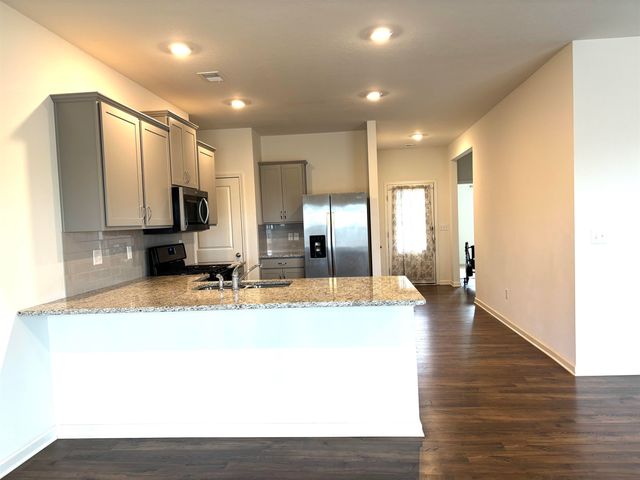 5150 SHELLBACK DR, Millington, TN 38053