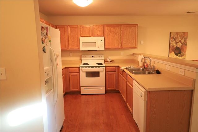 28 Princeton Avenue, Adairsville, GA 30103