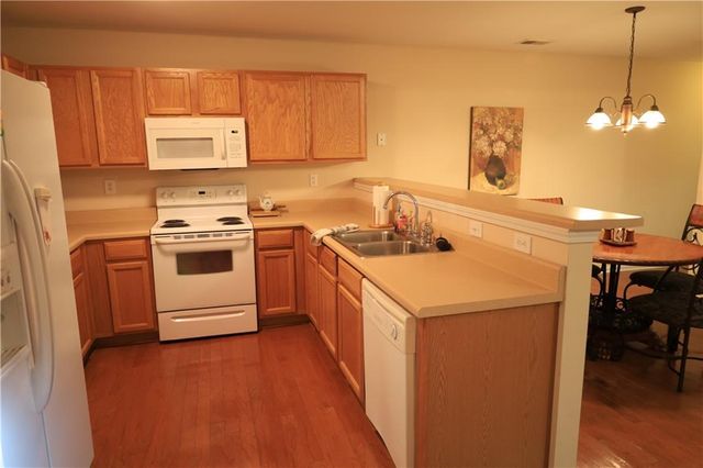 28 Princeton Avenue, Adairsville, GA 30103