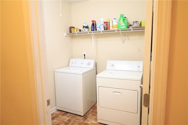 28 Princeton Avenue, Adairsville, GA 30103