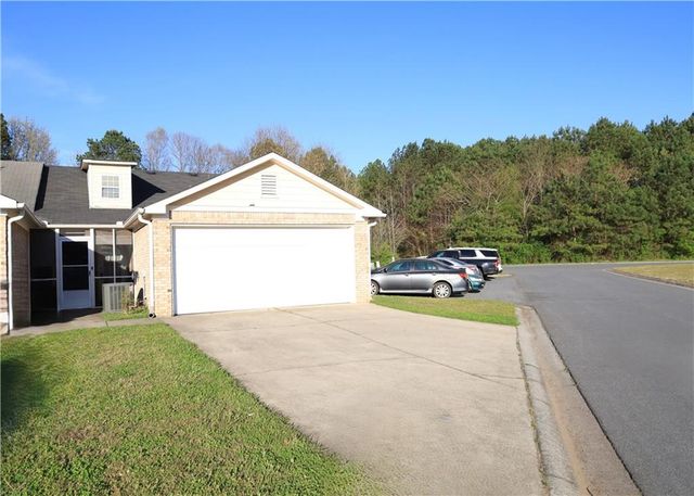 28 Princeton Avenue, Adairsville, GA 30103