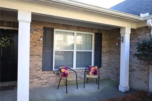 28 Princeton Avenue, Adairsville, GA 30103