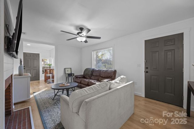 504 W Church Street, Dallas, NC 28034