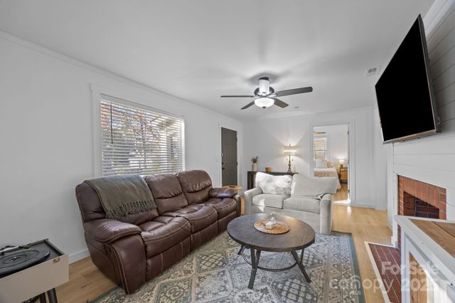 504 W Church Street, Dallas, NC 28034