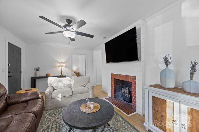 504 W Church Street, Dallas, NC 28034