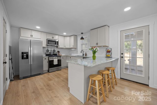 504 W Church Street, Dallas, NC 28034