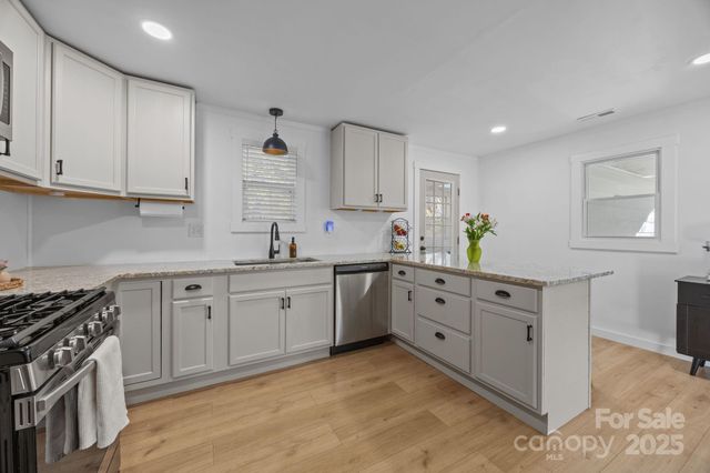 504 W Church Street, Dallas, NC 28034