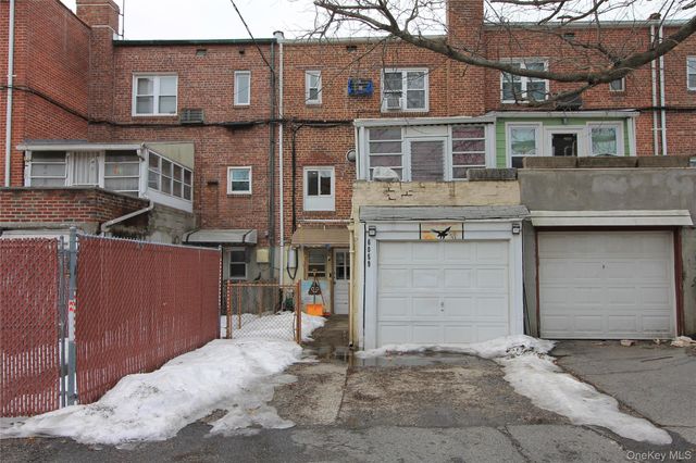 60-59 70th Street, Maspeth, NY 11378