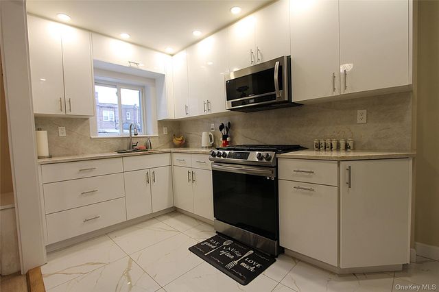 60-59 70th Street, Maspeth, NY 11378