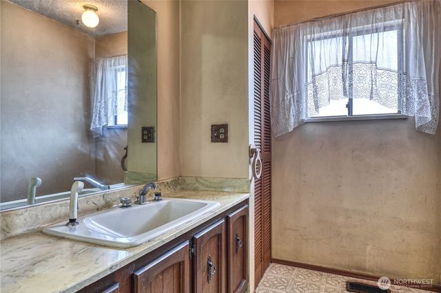 1440 Peltier Drive, Point Roberts, WA 98281