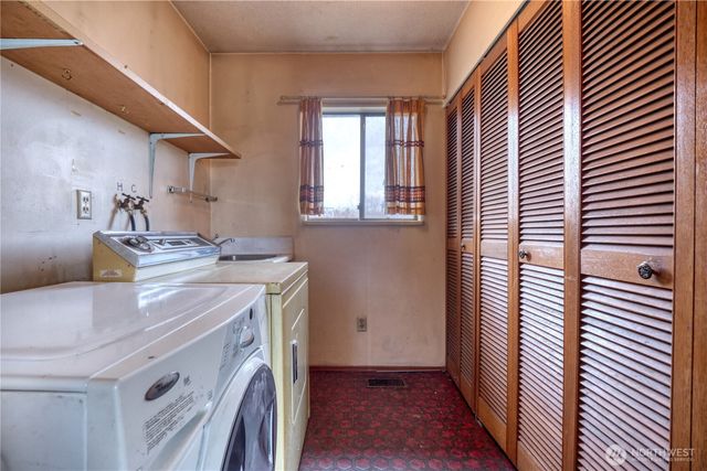 1440 Peltier Drive, Point Roberts, WA 98281