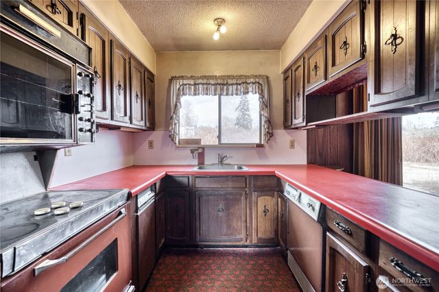 1440 Peltier Drive, Point Roberts, WA 98281