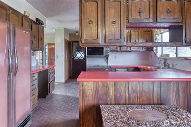 1440 Peltier Drive, Point Roberts, WA 98281