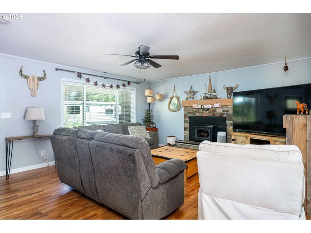 23636 Se HIGHWAY 224, Boring, OR 97009