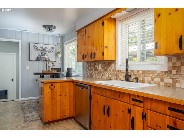 23636 Se HIGHWAY 224, Boring, OR 97009