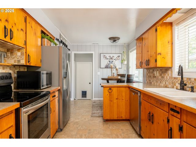 23636 Se HIGHWAY 224, Boring, OR 97009