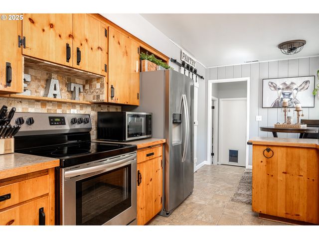 23636 Se HIGHWAY 224, Boring, OR 97009