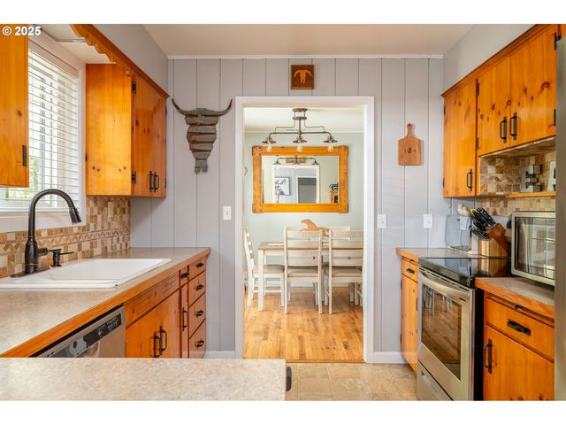 23636 Se HIGHWAY 224, Boring, OR 97009