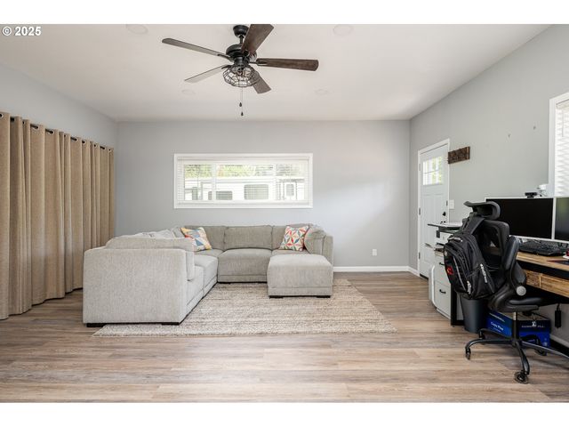 23636 Se HIGHWAY 224, Boring, OR 97009