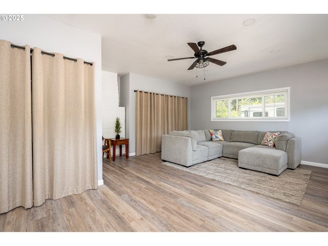 23636 Se HIGHWAY 224, Boring, OR 97009