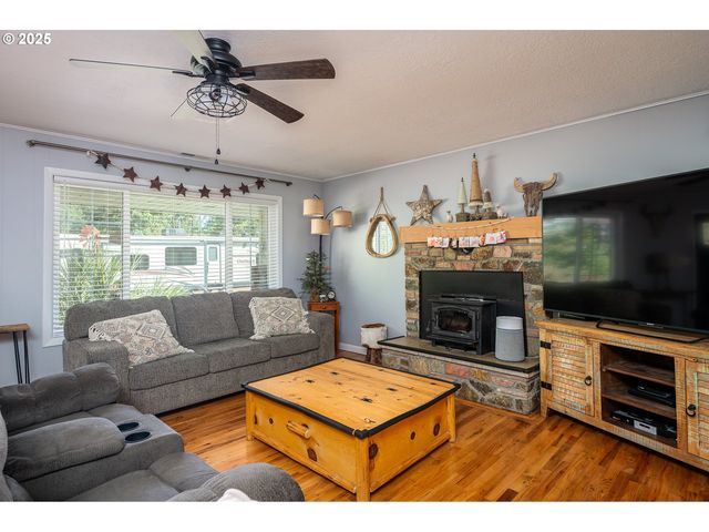 23636 Se HIGHWAY 224, Boring, OR 97009