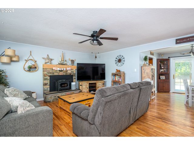 23636 Se HIGHWAY 224, Boring, OR 97009