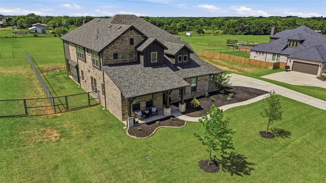 864 Shadow Valley Road, Whitesboro, TX 76273
