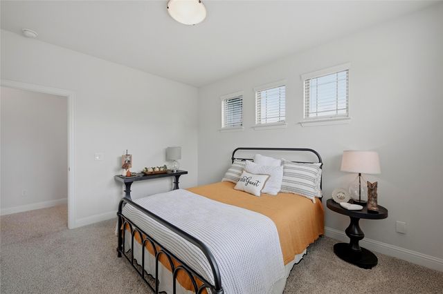 864 Shadow Valley Road, Whitesboro, TX 76273