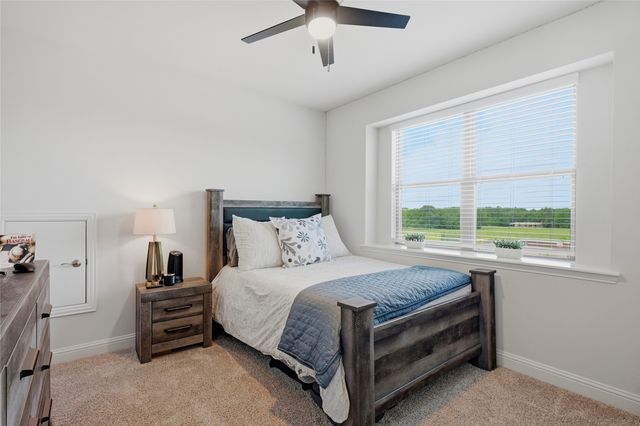 864 Shadow Valley Road, Whitesboro, TX 76273