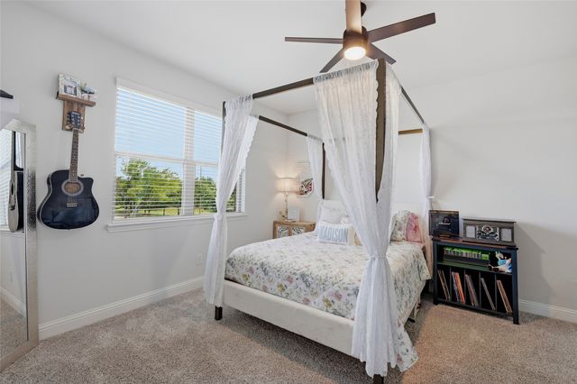 864 Shadow Valley Road, Whitesboro, TX 76273
