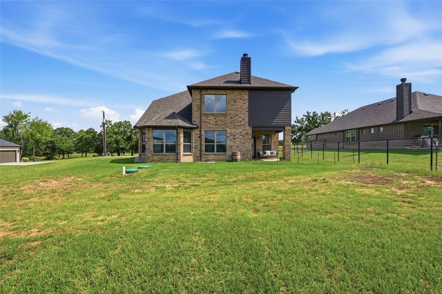 864 Shadow Valley Road, Whitesboro, TX 76273