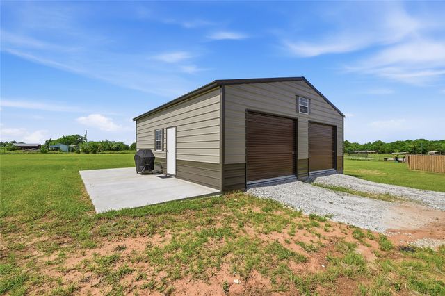 864 Shadow Valley Road, Whitesboro, TX 76273