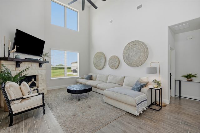 864 Shadow Valley Road, Whitesboro, TX 76273