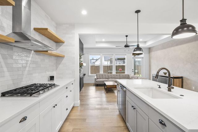 4327 SW Badger Creek Drive, Redmond, OR 97756