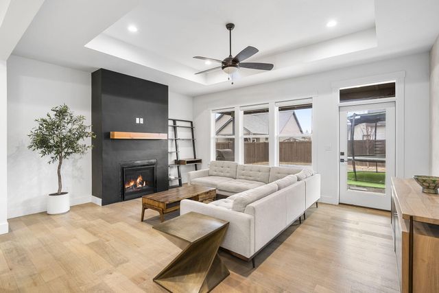 4327 SW Badger Creek Drive, Redmond, OR 97756