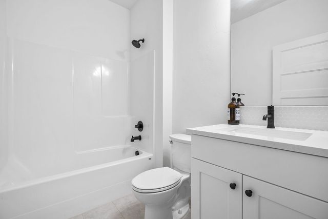 4327 SW Badger Creek Drive, Redmond, OR 97756